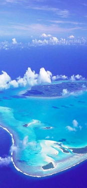 漫步在夏日幻想中：探索阳光、海浪与梦境交织的完美假期