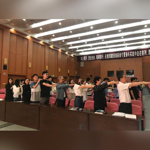 (守护城市绘画)守护人：他们如何在危机时刻守护城市的安全与希望